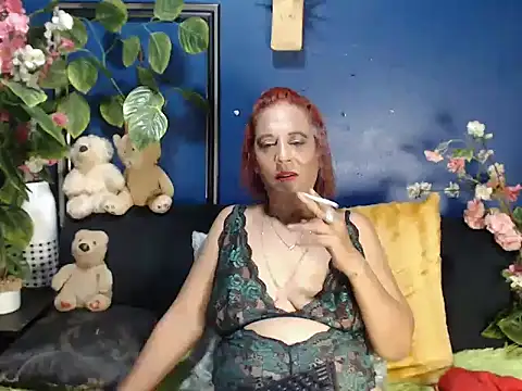 Hot queen57 online show from December 2025 04:58:01 PM