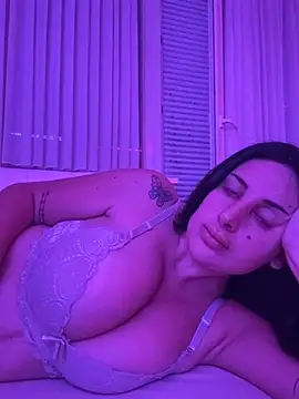 jojoa23 online show from April 2026 06:01:01 PM