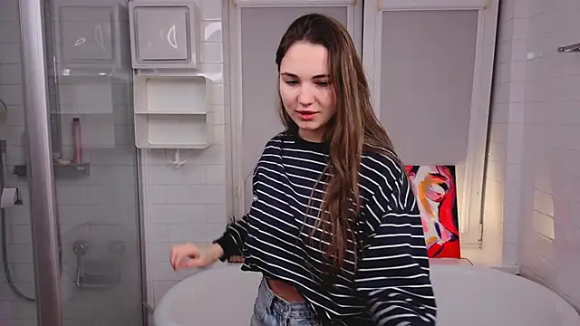 LeenaPuita online show from December 2025 05:11:02 PM