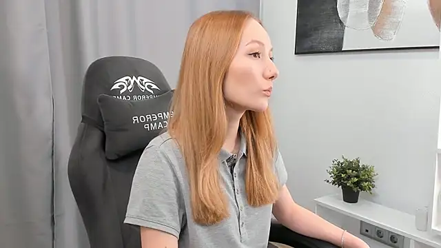 Snapshot of NikoleOwen chatting on November 2025 12:34:01 PM NikoleOwen online show from November 2025 12:34:01 PM