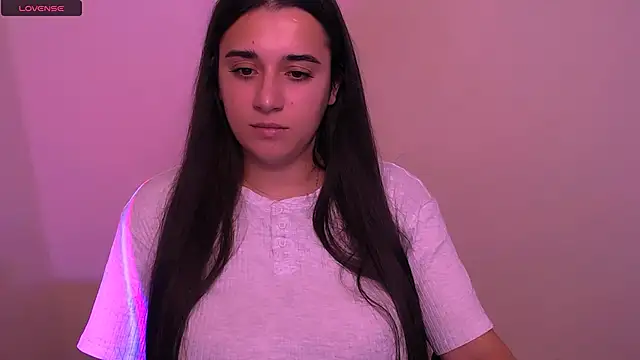 Snapshot of AlinaDoll_ chatting on November 2025 08:36:02 AM AlinaDoll online show from November 2025 08:36:02 AM