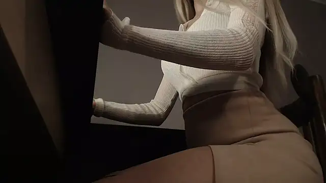 Snapshot of charm__me chatting on February 2026 01:59:01 PM charm me online show from February 2026 01:59:01 PM