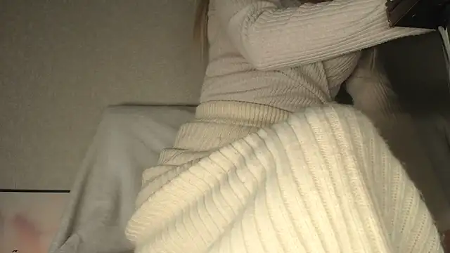 Snapshot of charm__me chatting on February 2026 09:55:02 PM charm me online show from February 2026 09:55:02 PM