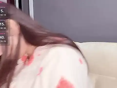 Snapshot of Yesenia- chatting on November 2025 01:43:01 PM Yesenia- online show from November 2025 01:43:01 PM