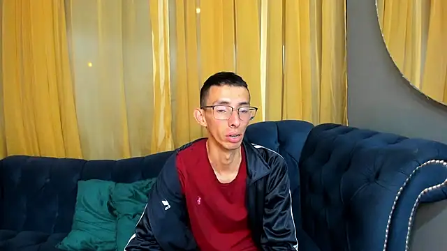 ZyroNight online show from December 2025 07:30:02 PM