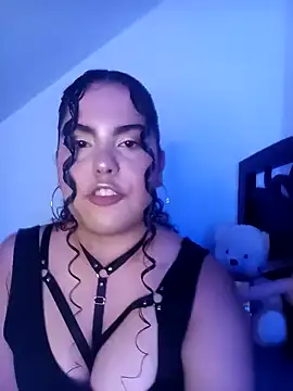 Elara Nova online show from November 2025 02:10:01 AM