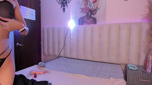 Isabella Crofts online show from November 2025 03:29:02 AM