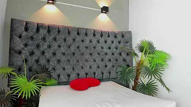 XAVI LEE online show from November 2025 07:36:02 PM