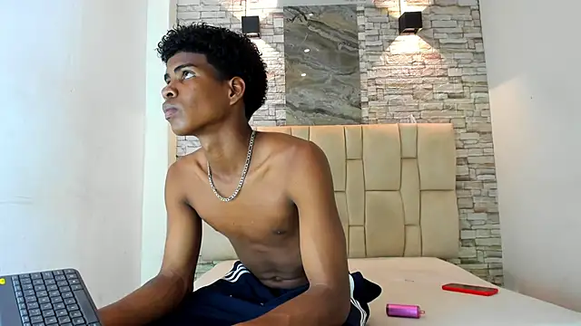 XAVI LEE online show from November 2025 08:19:02 PM