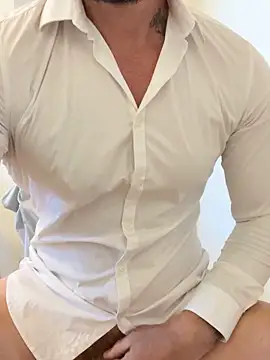 hommedure75 online show from November 2025 02:17:02 PM