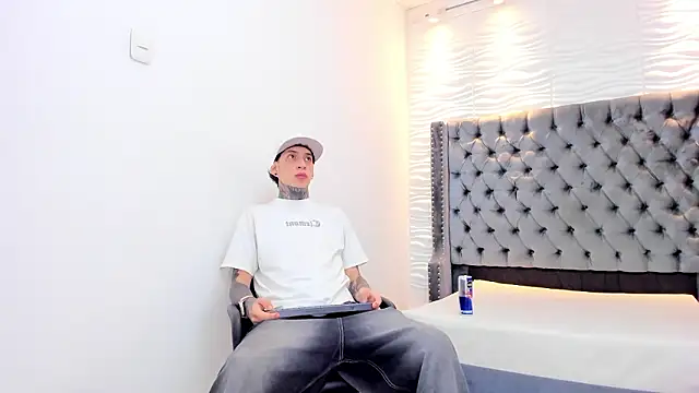 DANTE ARMSTRONG online show from January 2026 07:13:01 AM