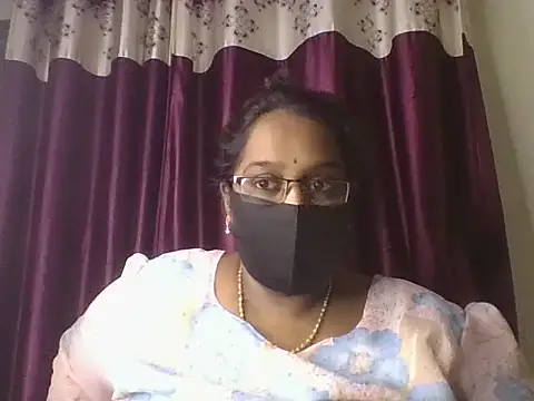 Snapshot of hootypriya chatting on June 2026 05:12:02 PM hootypriya online show from June 2026 05:12:02 PM