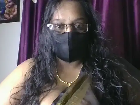 Snapshot of hootypriya chatting on June 2026 06:32:02 PM hootypriya online show from June 2026 06:32:02 PM