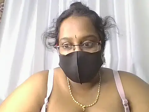 Snapshot of hootypriya chatting on June 2026 05:14:02 PM hootypriya online show from June 2026 05:14:02 PM