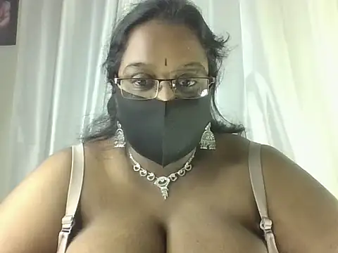 Snapshot of hootypriya chatting on July 2026 02:45:02 PM hootypriya online show from July 2026 02:45:02 PM
