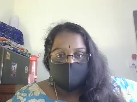 Snapshot of hootypriya chatting on July 2026 09:57:01 AM hootypriya online show from July 2026 09:57:01 AM