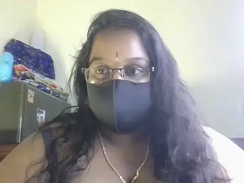 Snapshot of hootypriya chatting on July 2026 03:20:02 AM hootypriya online show from July 2026 03:20:02 AM