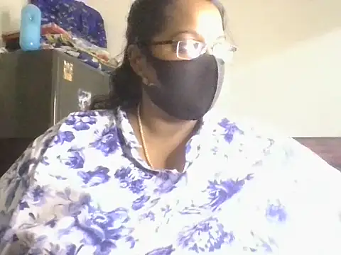 Snapshot of hootypriya chatting on July 2026 02:15:02 PM hootypriya online show from July 2026 02:15:02 PM
