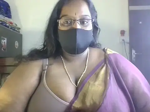 Snapshot of hootypriya chatting on July 2026 04:47:02 PM hootypriya online show from July 2026 04:47:02 PM