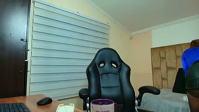 BeatrizSchmidt online show from November 2025 10:43:02 AM