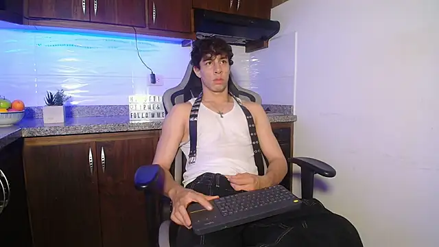 chris evans27 online show from November 2025 02:32:02 AM