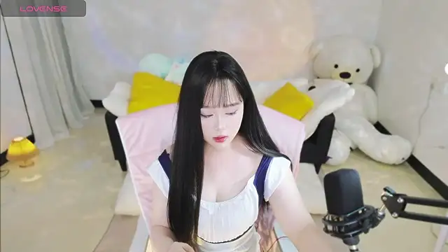 Nina37 online show from January 2026 12:07:02 PM