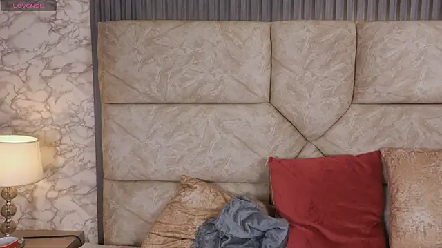 violett fowlerxx online show from February 2026 04:28:02 AM