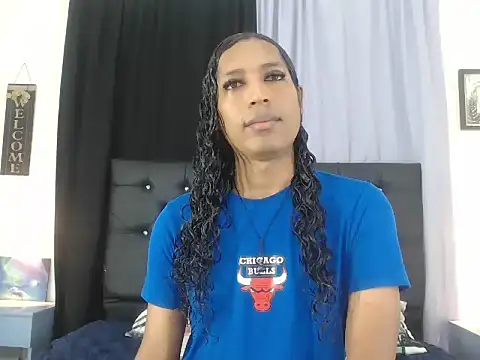 MiaCoock online show from December 2025 12:47:02 PM