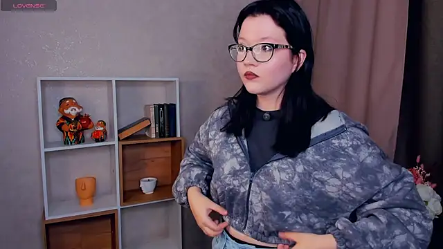 TishaFlaharty online show from November 2025 01:33:02 PM