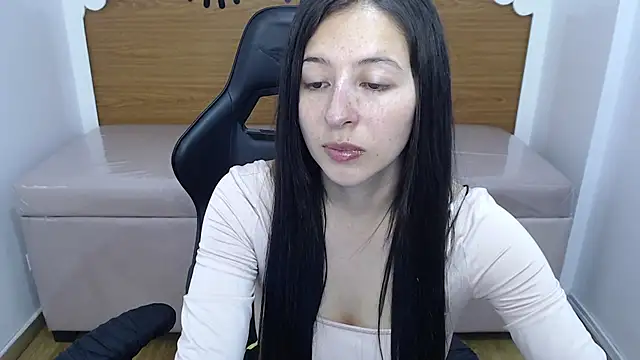 scarlett percy t online show from November 2025 07:52:02 PM