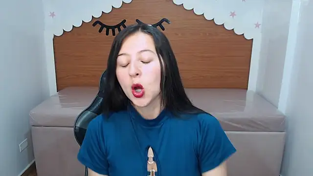 scarlett percy t online show from December 2025 07:10:02 PM