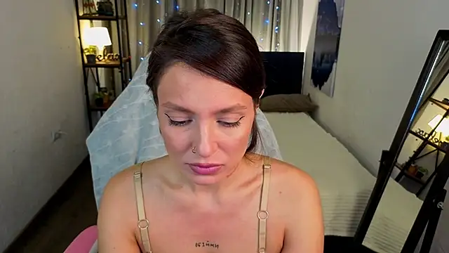 Snapshot of Naila_Whisper chatting on December 2025 10:08:02 PM Naila Whisper online show from December 2025 10:08:02 PM