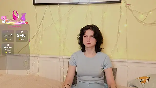 LatinaHuguenin online show from November 2025 07:22:02 AM