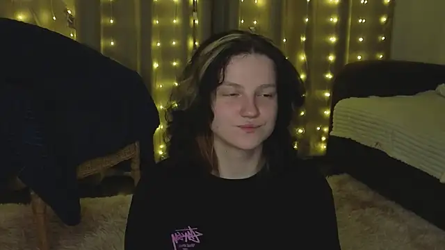 LatinaHuguenin online show from March 2026 10:24:02 PM