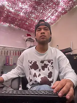 Eithan Walt online show from November 2025 12:25:01 PM