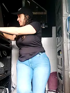 Mariana ruizz online show from November 2025 08:29:02 PM