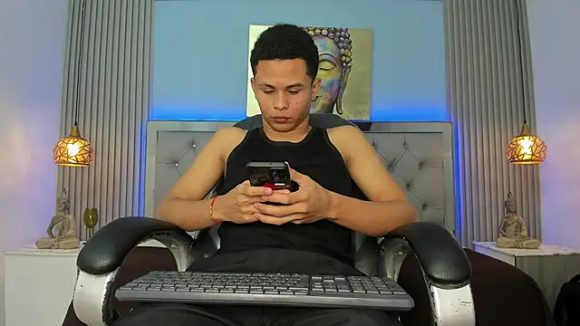 Snapshot of Liams18 chatting on May 2026 03:46:01 AM Liams18 online show from May 2026 03:46:01 AM