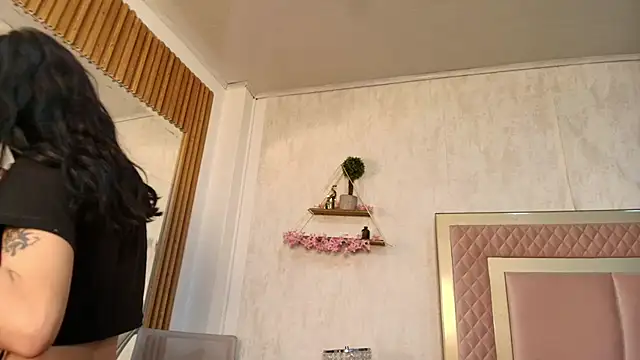 Snapshot of Madhison_5 chatting on February 2026 12:04:02 PM Madhison 5 online show from February 2026 12:04:02 PM
