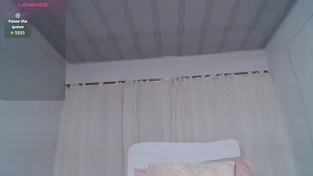 CoralReyes IH online show from December 2025 11:04:02 AM