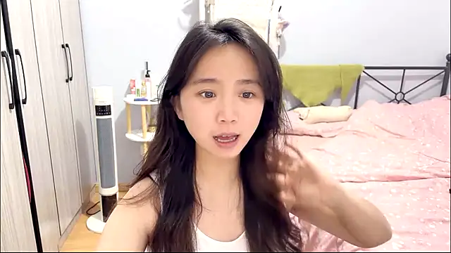 Snapshot of Hmm_0303 chatting on March 2026 04:24:02 PM Hmm 0303 online show from March 2026 04:24:02 PM