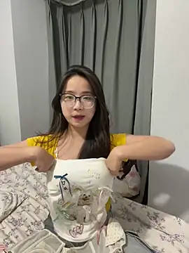 Snapshot of Hmm_0303 chatting on March 2026 03:29:01 PM Hmm 0303 online show from March 2026 03:29:01 PM