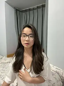 Snapshot of Hmm_0303 chatting on March 2026 02:44:01 PM Hmm 0303 online show from March 2026 02:44:01 PM