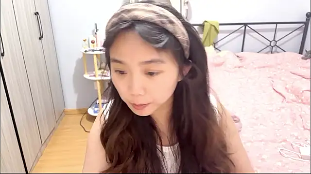 Snapshot of Hmm_0303 chatting on March 2026 04:55:01 PM Hmm 0303 online show from March 2026 04:55:01 PM