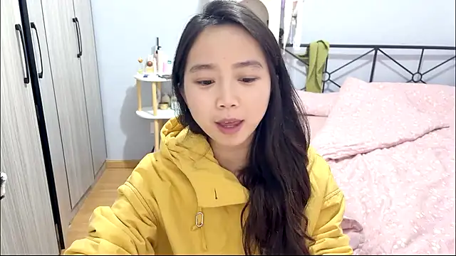 Snapshot of Hmm_0303 chatting on March 2026 04:32:02 PM Hmm 0303 online show from March 2026 04:32:02 PM