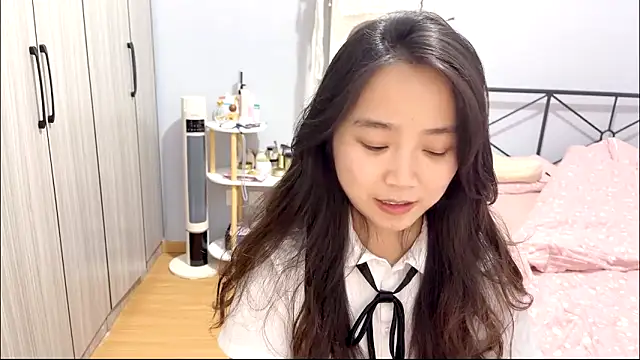 Snapshot of Hmm_0303 chatting on March 2026 04:43:01 PM Hmm 0303 online show from March 2026 04:43:01 PM