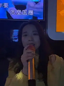 Snapshot of Hmm_0303 chatting on March 2026 12:32:01 PM Hmm 0303 online show from March 2026 12:32:01 PM