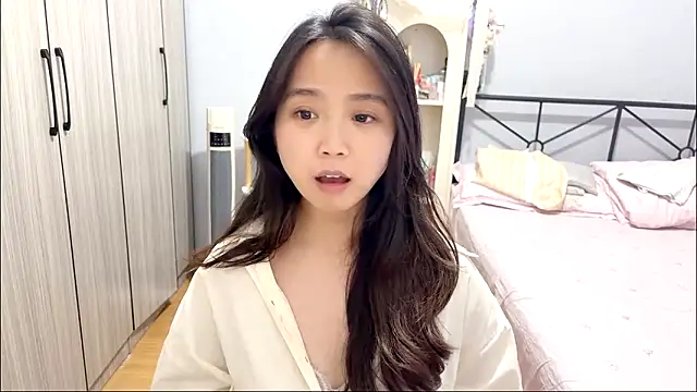 Snapshot of Hmm_0303 chatting on March 2026 04:34:02 PM Hmm 0303 online show from March 2026 04:34:02 PM