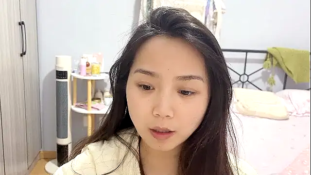 Snapshot of Hmm_0303 chatting on March 2026 05:13:02 PM Hmm 0303 online show from March 2026 05:13:02 PM