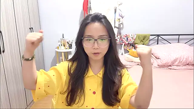 Snapshot of Hmm_0303 chatting on April 2026 04:41:02 PM Hmm 0303 online show from April 2026 04:41:02 PM