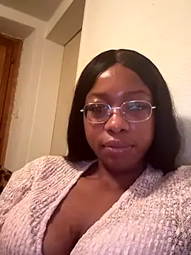 Snapshot of SwissMirelle chatting on November 2025 08:32:01 PM SwissMirelle online show from November 2025 08:32:01 PM